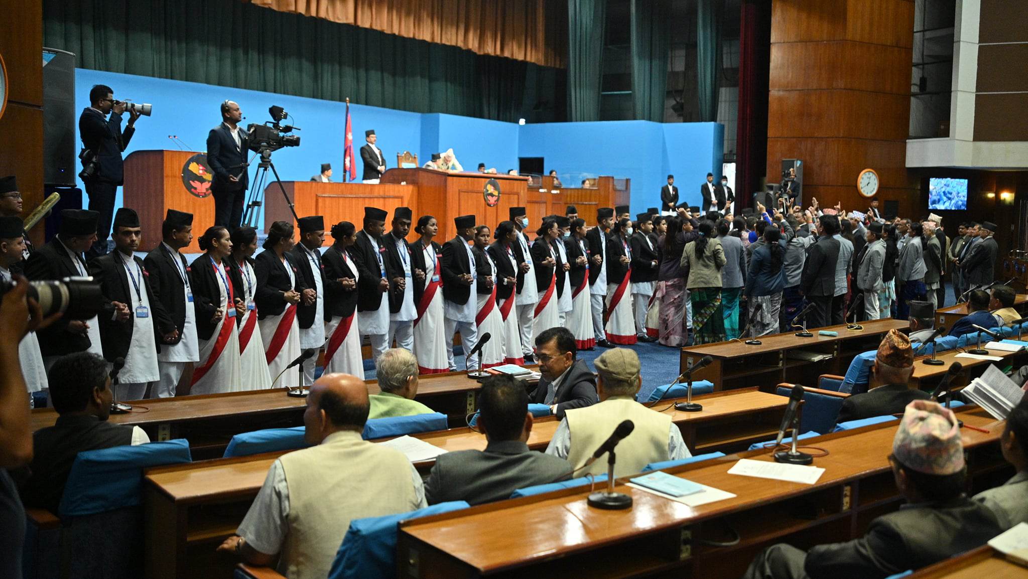 तीन बजे पनि बस्न सकेन संसद बैठक, एमालेले माग्यो सरकारको धारणा